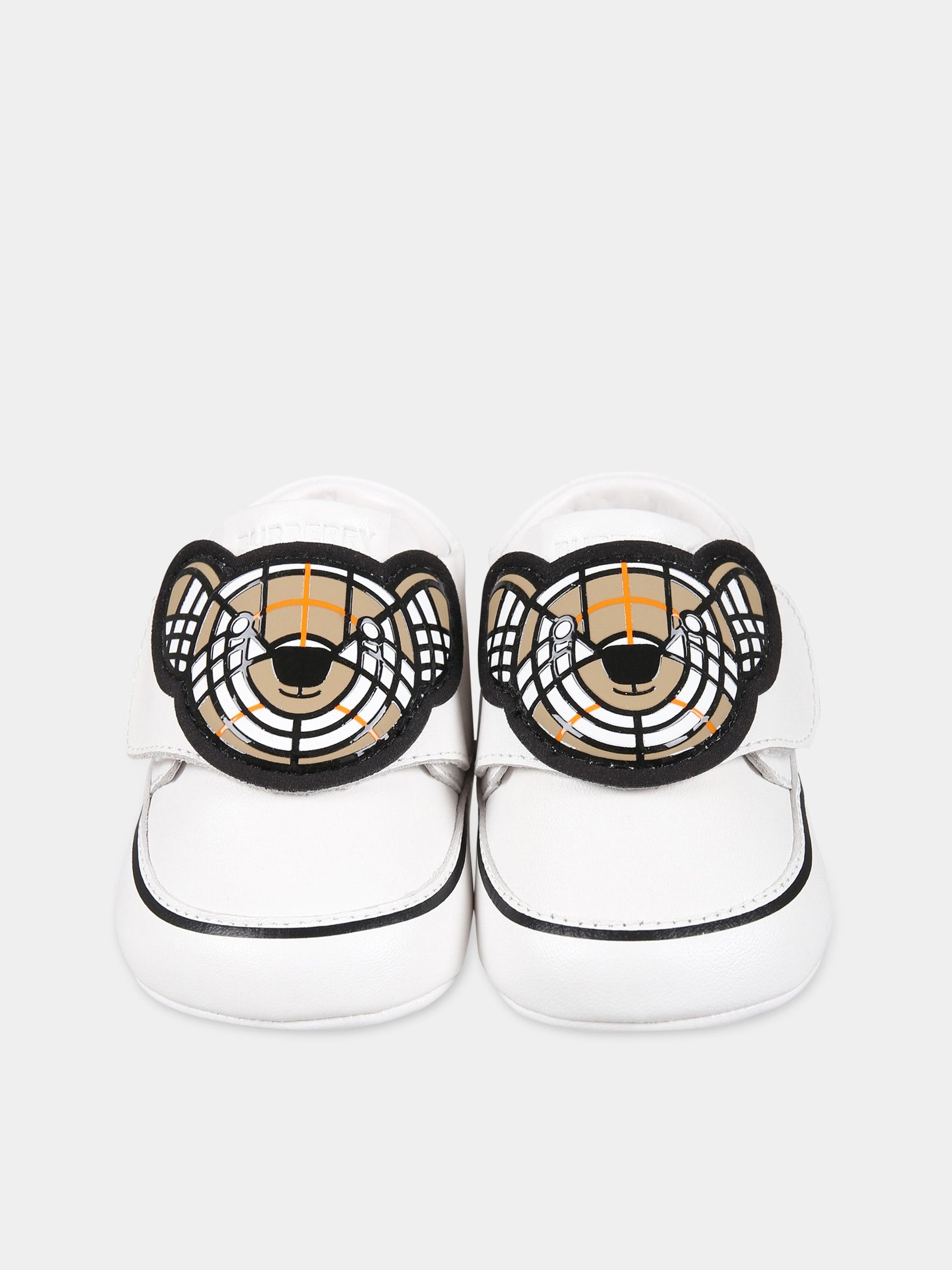 Sneakers bianche da culla per neonato con iconico Thomas Bear e logo,Burberry Kids,8064747