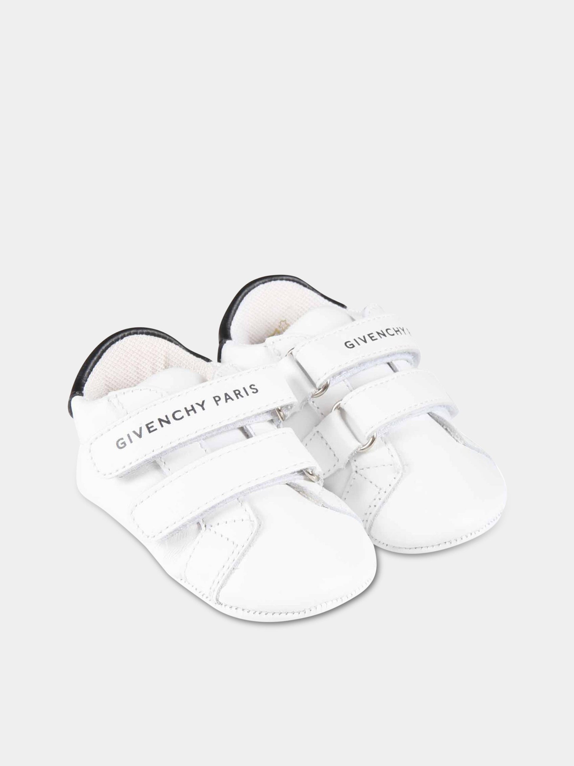 Scarpe bianche da culla per neonato con logo nero,Givenchy Kids,H99035 10B